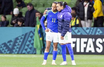 Șoc la Mondialul feminin! Brazilia, eliminată în premieră istorică în faza grupelor » Legenda Selecao se retrage după 6 turnee finale