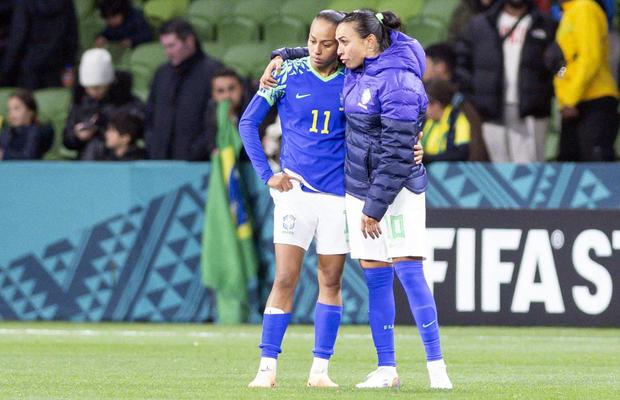 Șoc la Mondialul feminin! Brazilia, eliminată în premieră istorică în faza grupelor » Legenda Selecao se retrage după 6 turnee finale