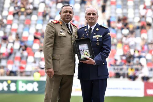 Comandantul CSA Steaua, colonelul Ștefan Bichir, și juristul CSA, colonelul Florin Talpan