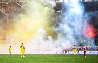 Frământări la un club din Superligă » Structură nouă de conducere și 2 fotbaliști importanți cu probleme: titularul lipsește jumătate de an, golgheterul a fugit de la echipă