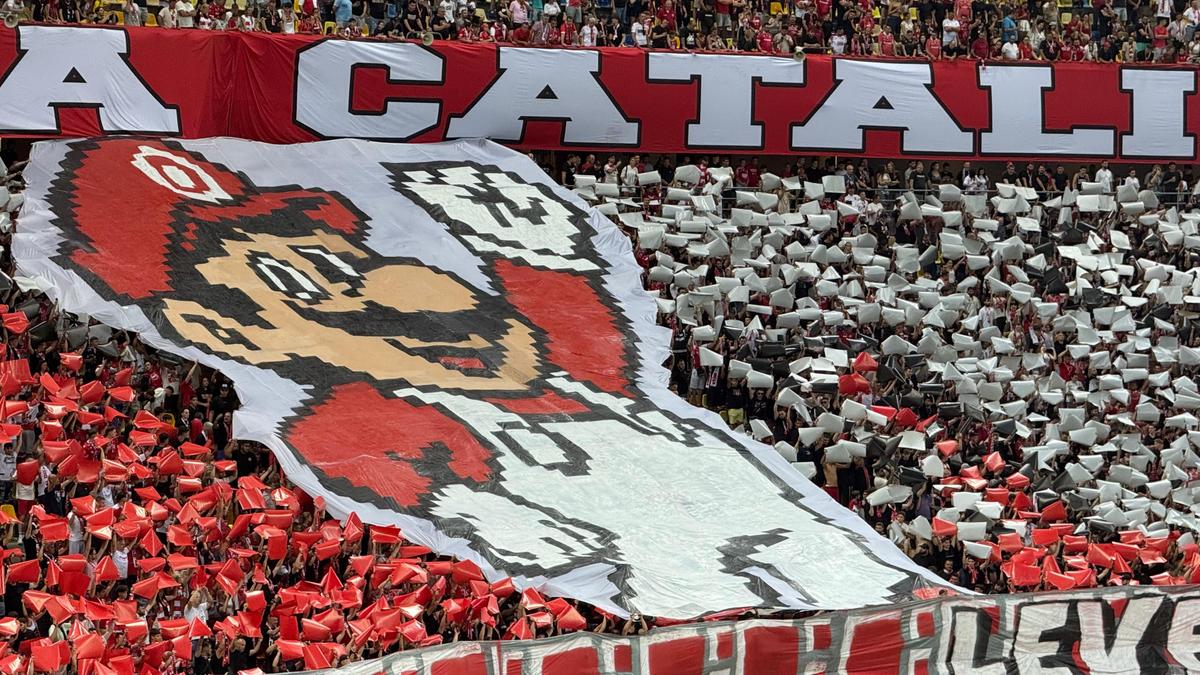 Scenografia fanilor dinamoviști la derby-ul cu FCSB / Foto: GSP