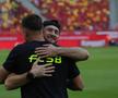 Jucătorii lui Dinamo și FCSB au ieșit pentru inspecția gazonului // Foto: Ionuț Iordache GSP