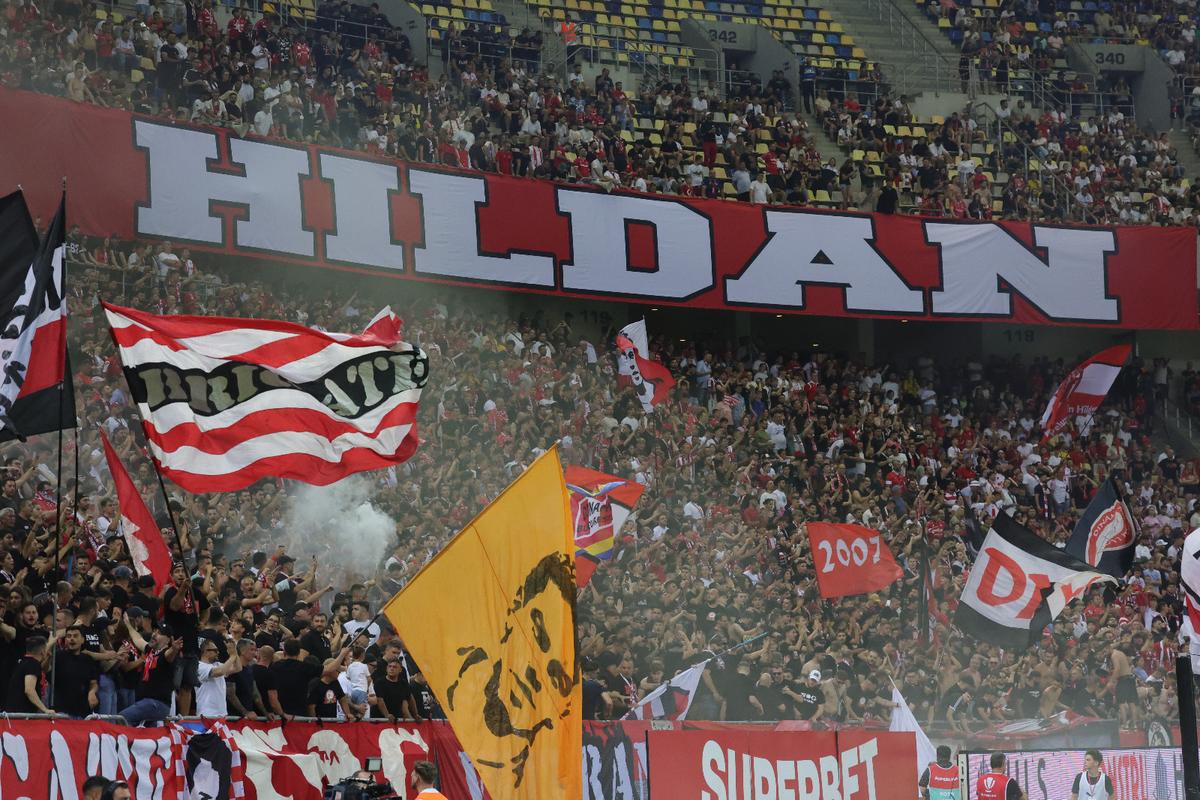 Scenografia fanilor dinamoviști la derby-ul cu FCSB / Foto: GSP