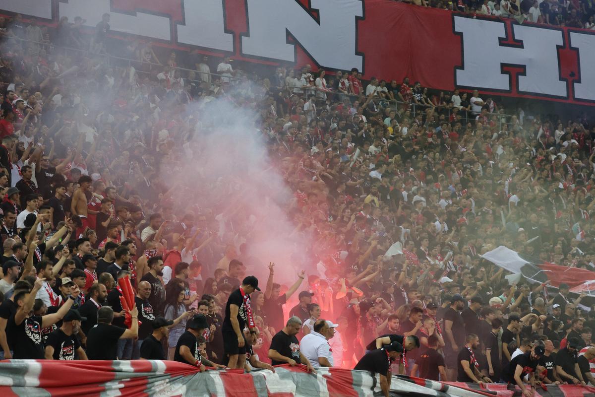 Scenografia fanilor dinamoviști la derby-ul cu FCSB / Foto: GSP