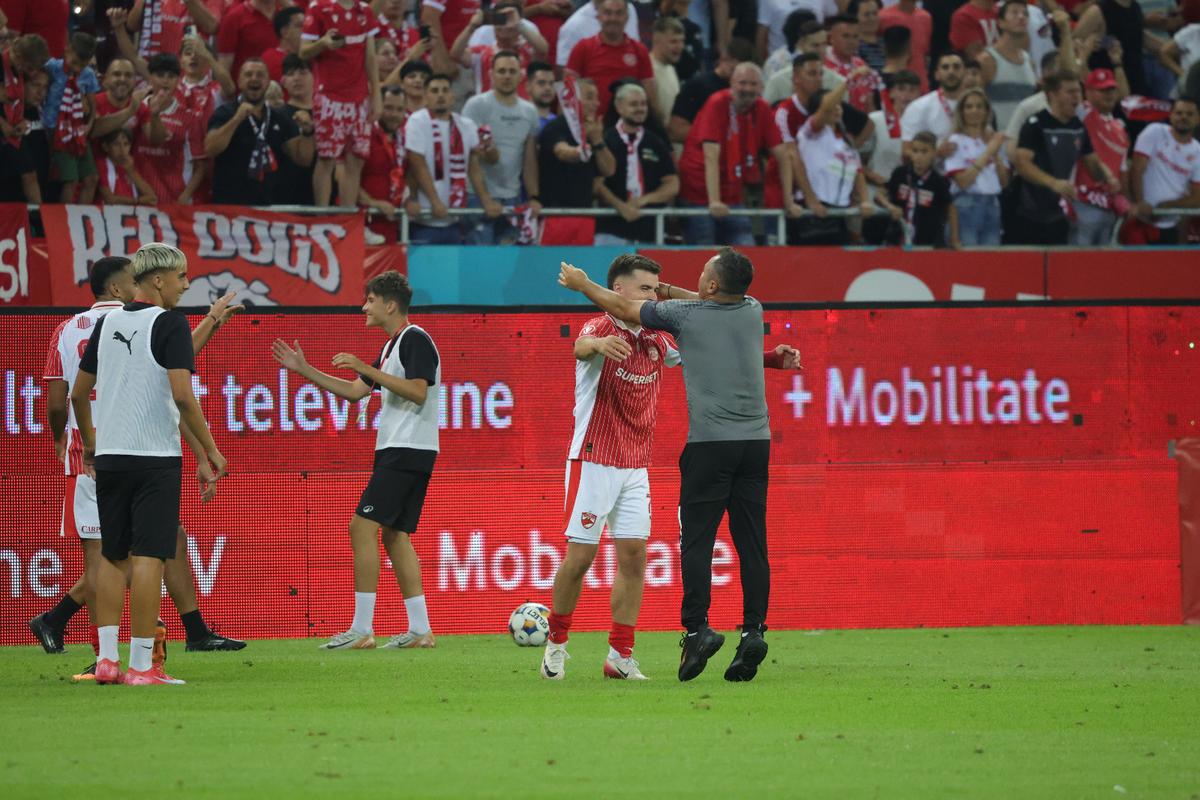 Bucuria celor de la Dinamo după victoria cu FCSB