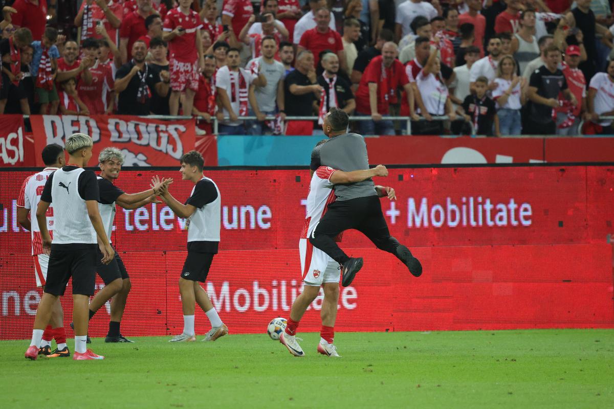 Bucuria celor de la Dinamo după victoria cu FCSB
