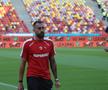 Jucătorii lui Dinamo și FCSB au ieșit pentru inspecția gazonului // Foto: Ionuț Iordache GSP