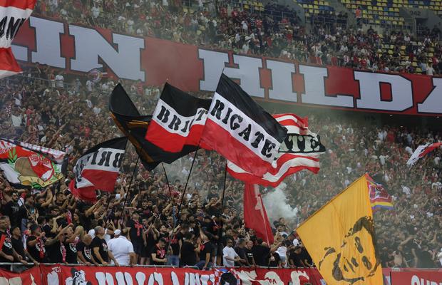 Jandarmeria a dat amenzi uriașe la Dinamo - FCSB: s-a încercat intrarea cu droguri și materiale pirotehnice pe Arena Națională