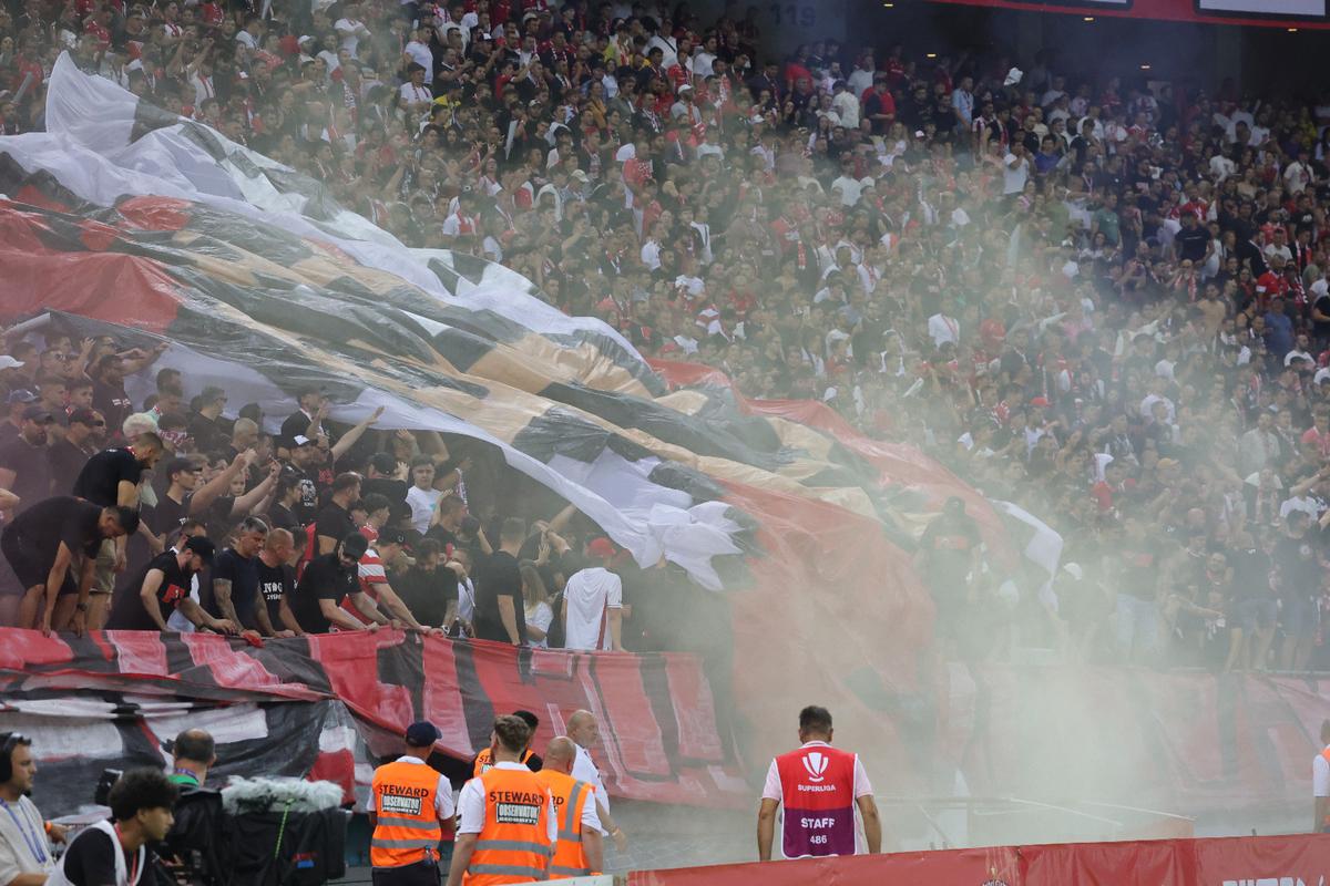 Scenografia fanilor dinamoviști la derby-ul cu FCSB / Foto: GSP