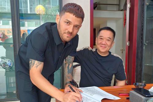 Alexandru Ioniță și-a prelungit contractul cu Yunnan Yukun. FOTO: Facebook