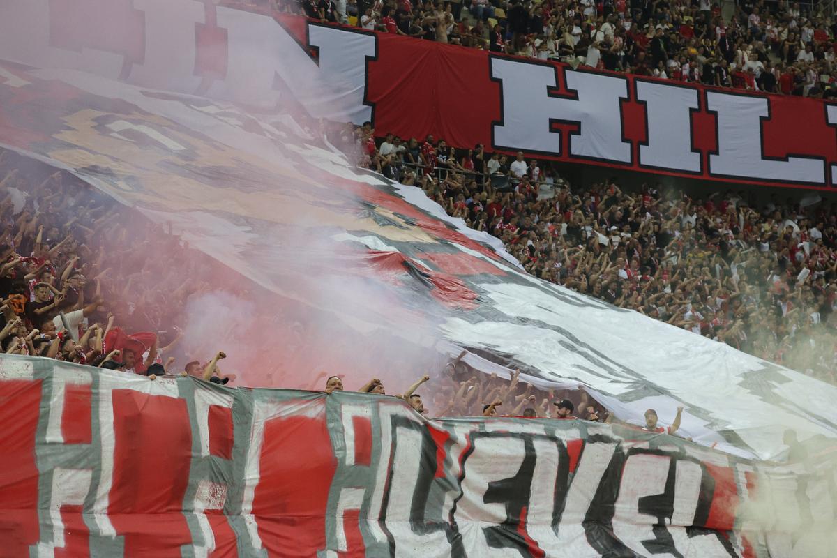 Scenografia fanilor dinamoviști la derby-ul cu FCSB / Foto: GSP