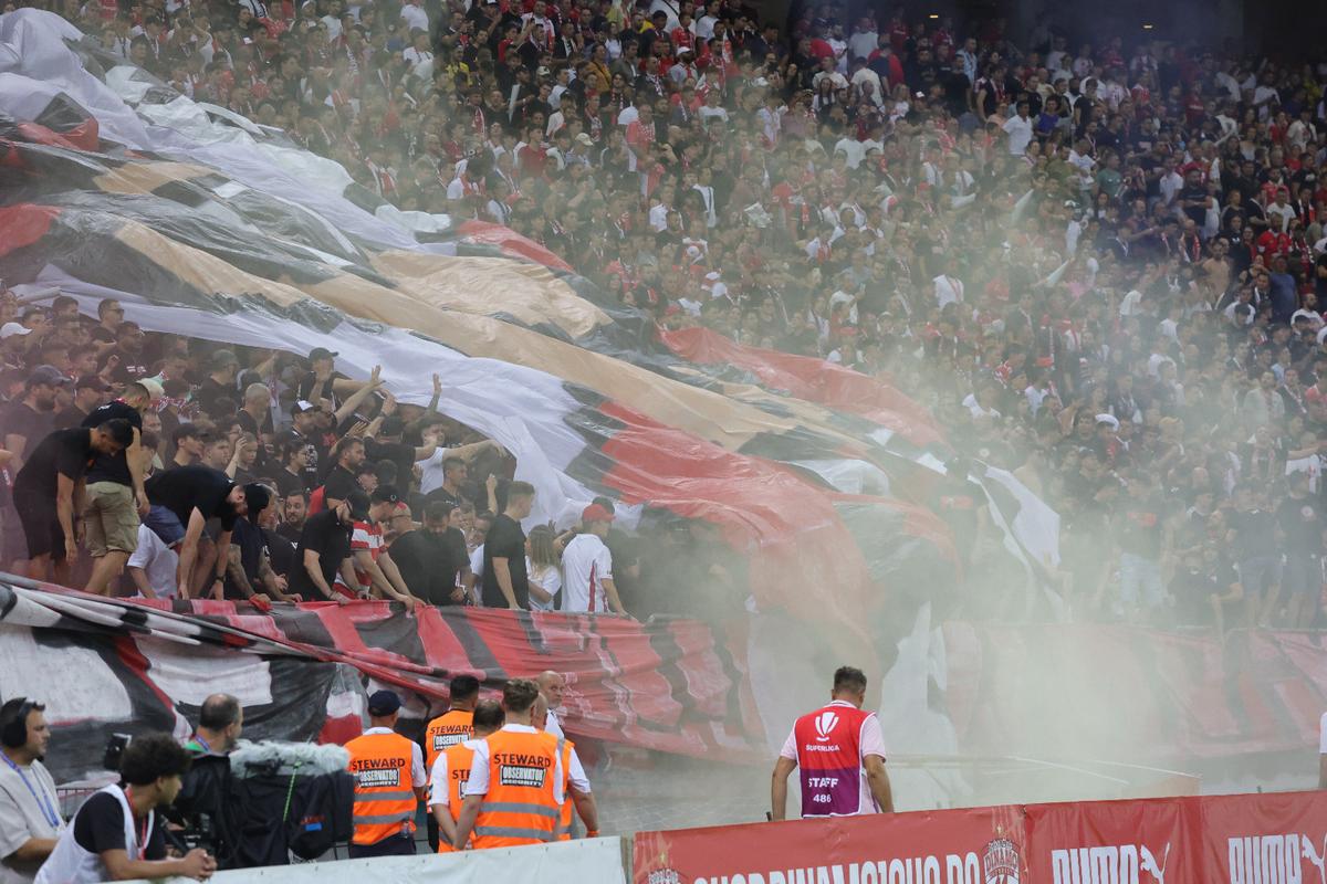 Scenografia fanilor dinamoviști la derby-ul cu FCSB / Foto: GSP