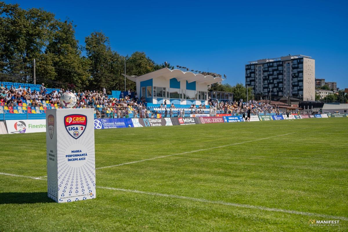 Au cosmetizat stadionul pentru Liga 2 » 3500 de spectatori s-au prezentat la primul meci
