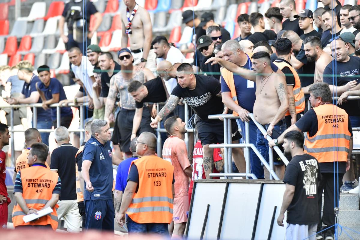 Imagini de la finalul meciului Steaua - CSM Slatina // foto: Cristi Preda (GSP.ro)