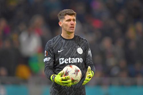 Ștefan Târnovanu, portar FCSB // foto: Imago