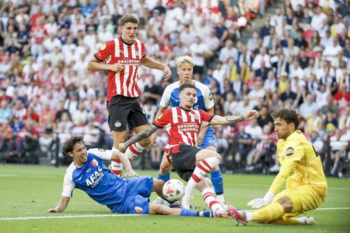 Dennis Man, titular în PSV - Alkmaar, Supercupa Olandei // FOTO: Imago Images