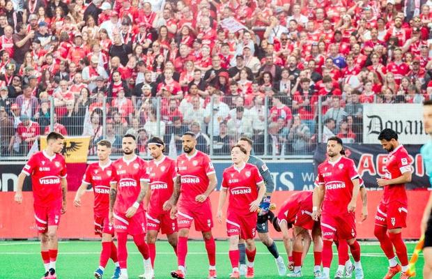 S-a ales praful! Minunea din Europa, UMILITĂ acasă, la 4 zile după eliminarea din Ligă