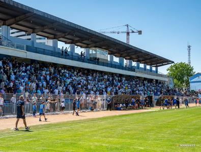 Au cosmetizat stadionul pentru Liga 2 » 3500 de spectatori s-au prezentat la primul meci