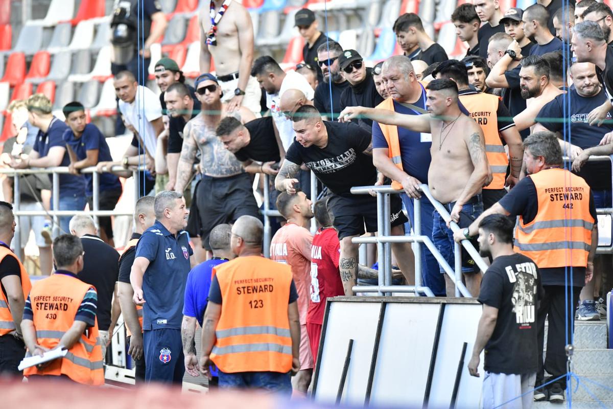 Imagini de la finalul meciului Steaua - CSM Slatina // foto: Cristi Preda (GSP.ro)