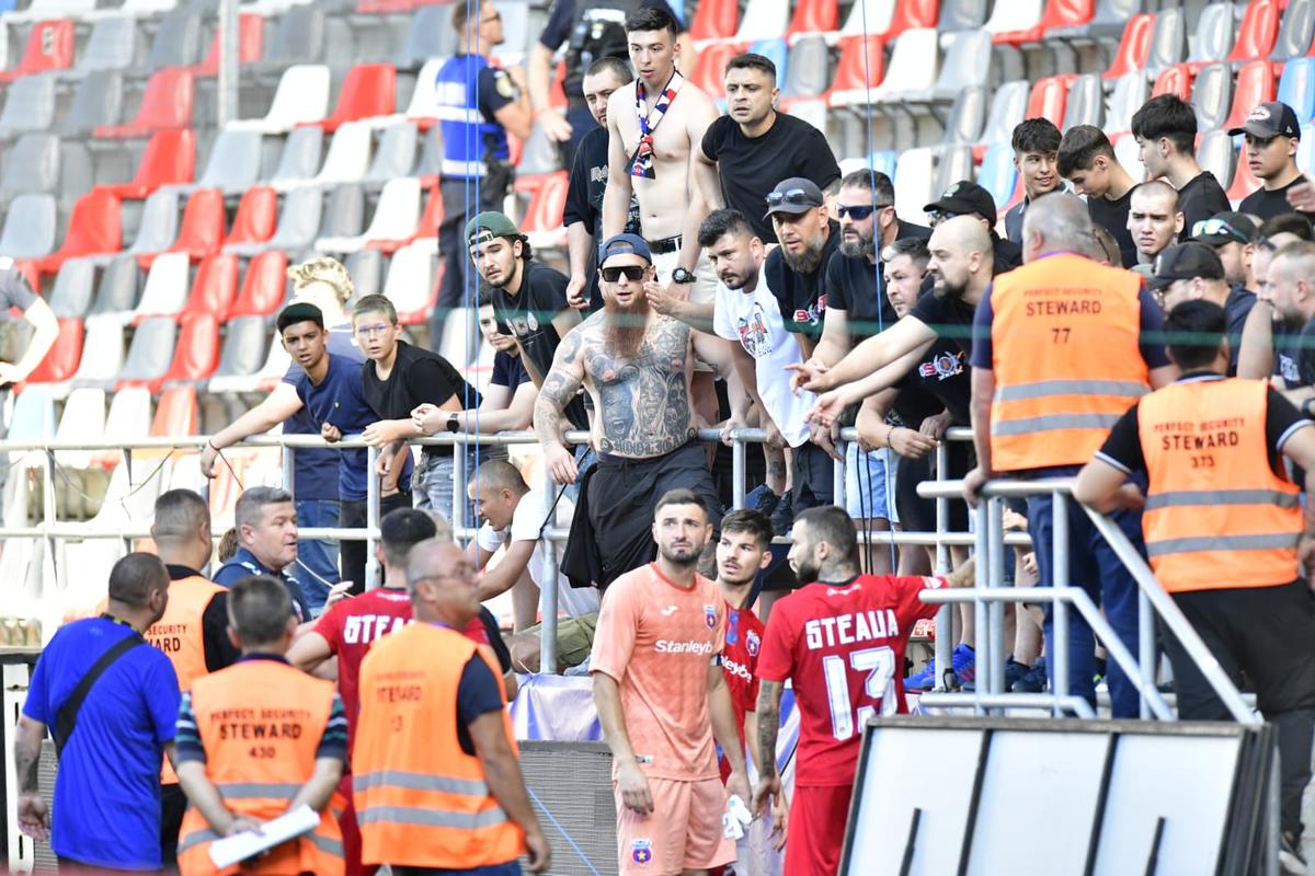 Imagini de la finalul meciului Steaua - CSM Slatina // foto: Cristi Preda (GSP.ro)