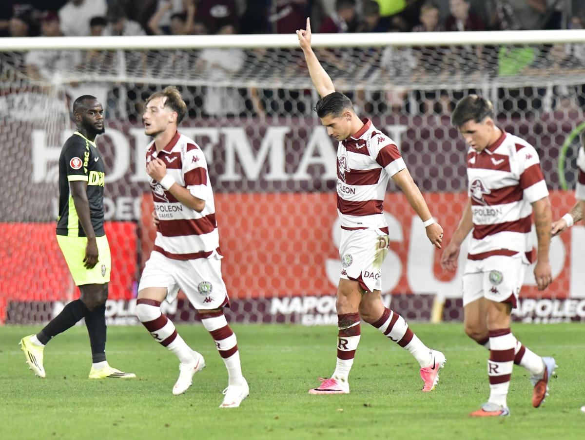 Rapid a făcut spectacol cu CFR Cluj și a urcat pe primul loc în Superliga » Dobre și Moruțan, cei mai buni jucători în derby