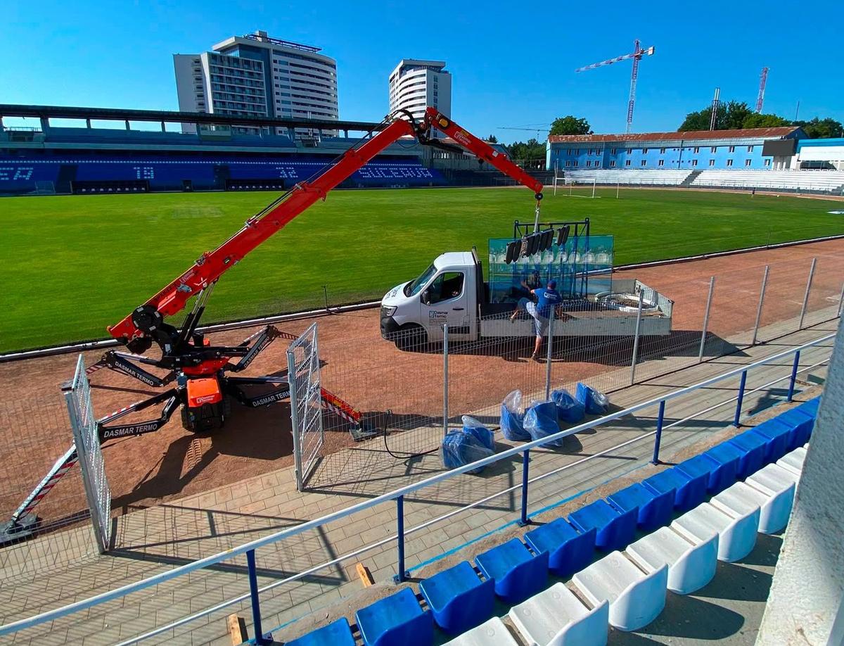 Au cosmetizat stadionul pentru Liga 2 » 3500 de spectatori s-au prezentat la primul meci