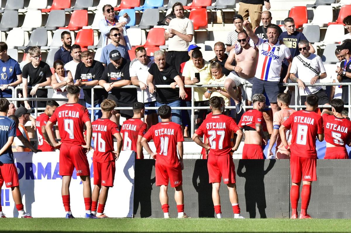 Imagini de la finalul meciului Steaua - CSM Slatina // foto: Cristi Preda (GSP.ro)