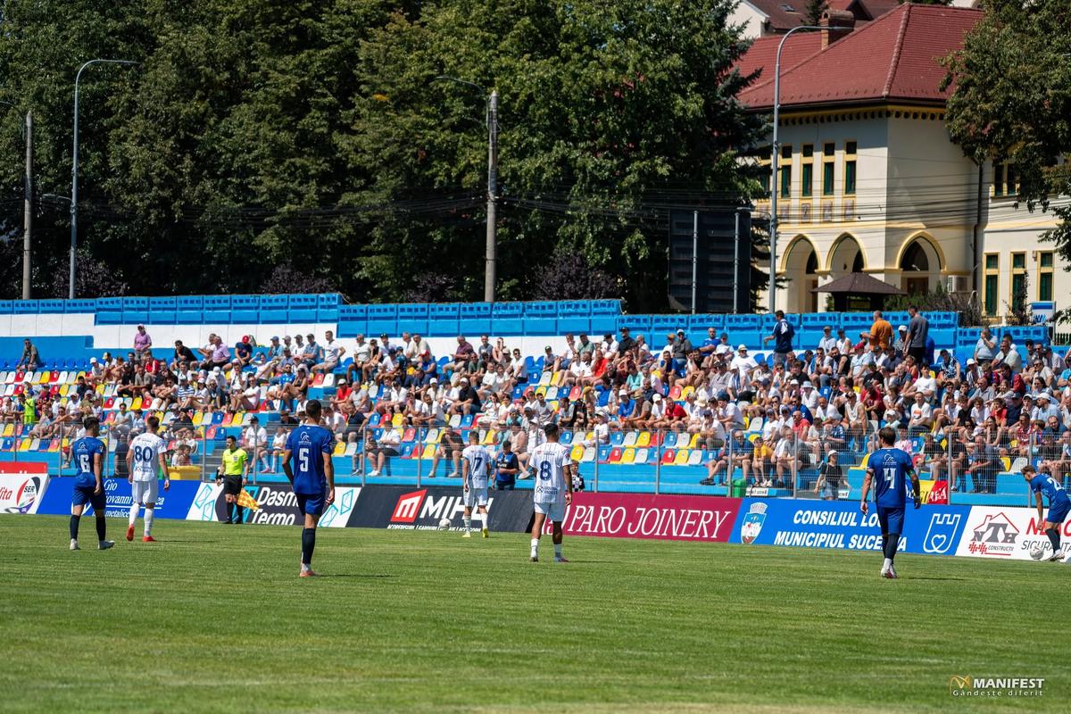 Au cosmetizat stadionul pentru Liga 2 » 3500 de spectatori s-au prezentat la primul meci