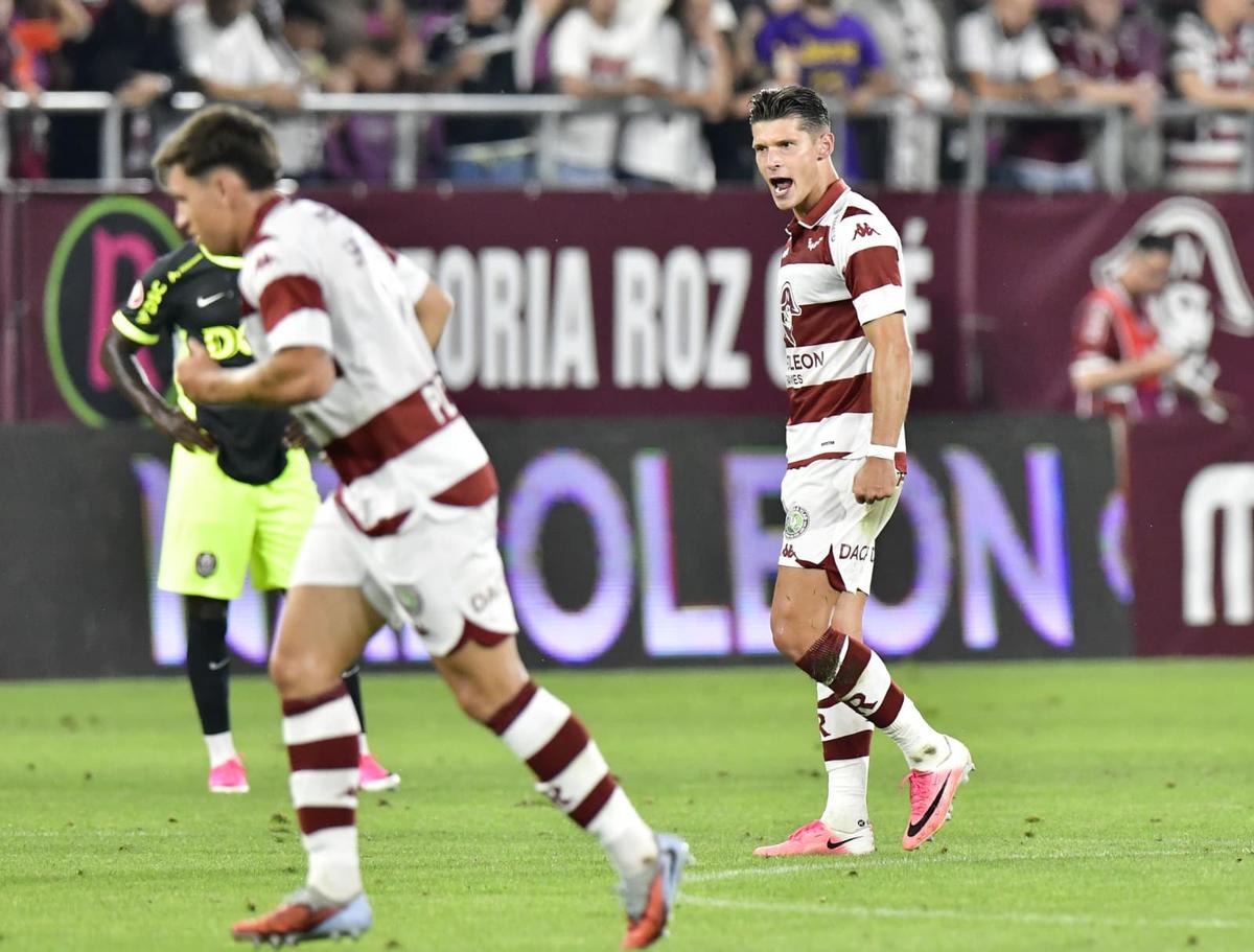Rapid a făcut spectacol cu CFR Cluj și a urcat pe primul loc în Superliga » Dobre și Moruțan, cei mai buni jucători în derby