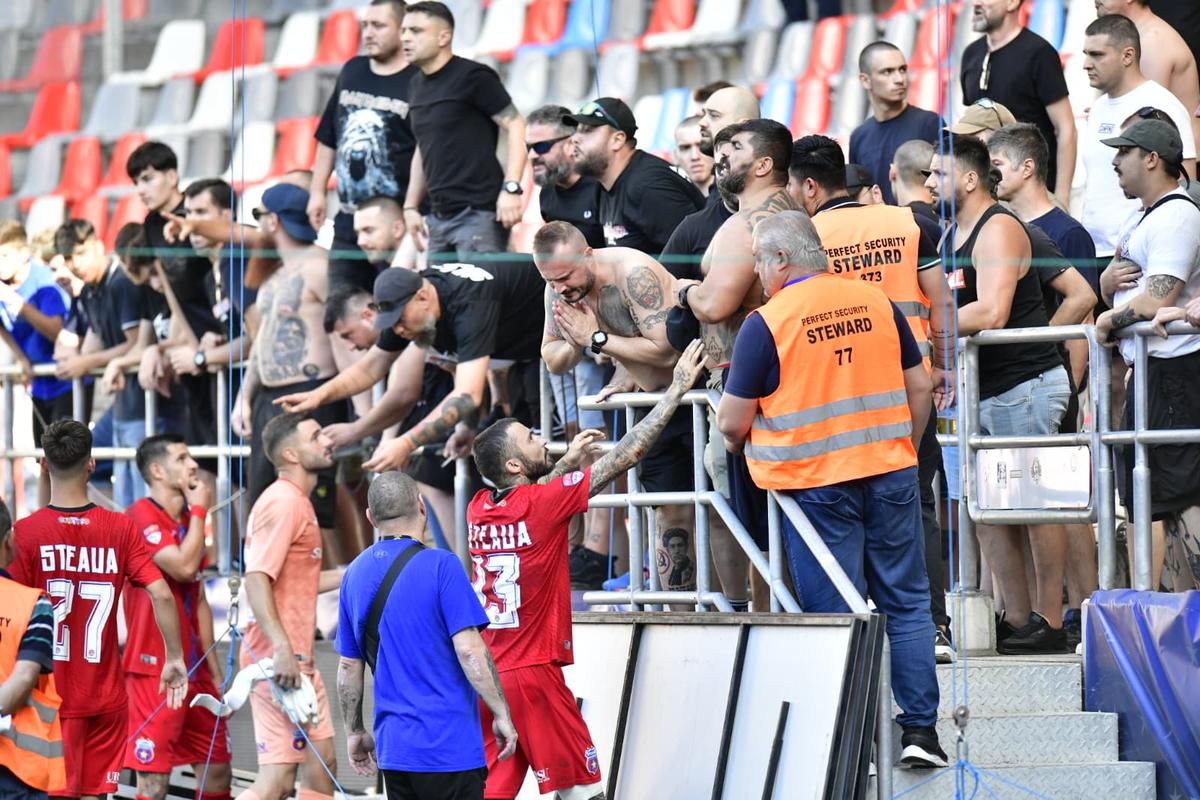 Imagini de la finalul meciului Steaua - CSM Slatina // foto: Cristi Preda (GSP.ro)