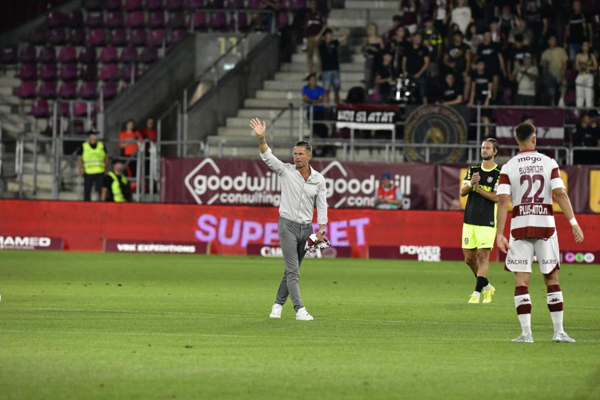 Rapid a făcut spectacol cu CFR Cluj și a urcat pe primul loc în Superliga » Dobre și Moruțan, cei mai buni jucători în derby