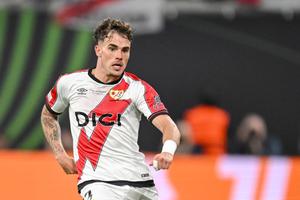 Înlocuitor pentru Cucurella » Chelsea își ia fundaș lateral de la Rayo Vallecano