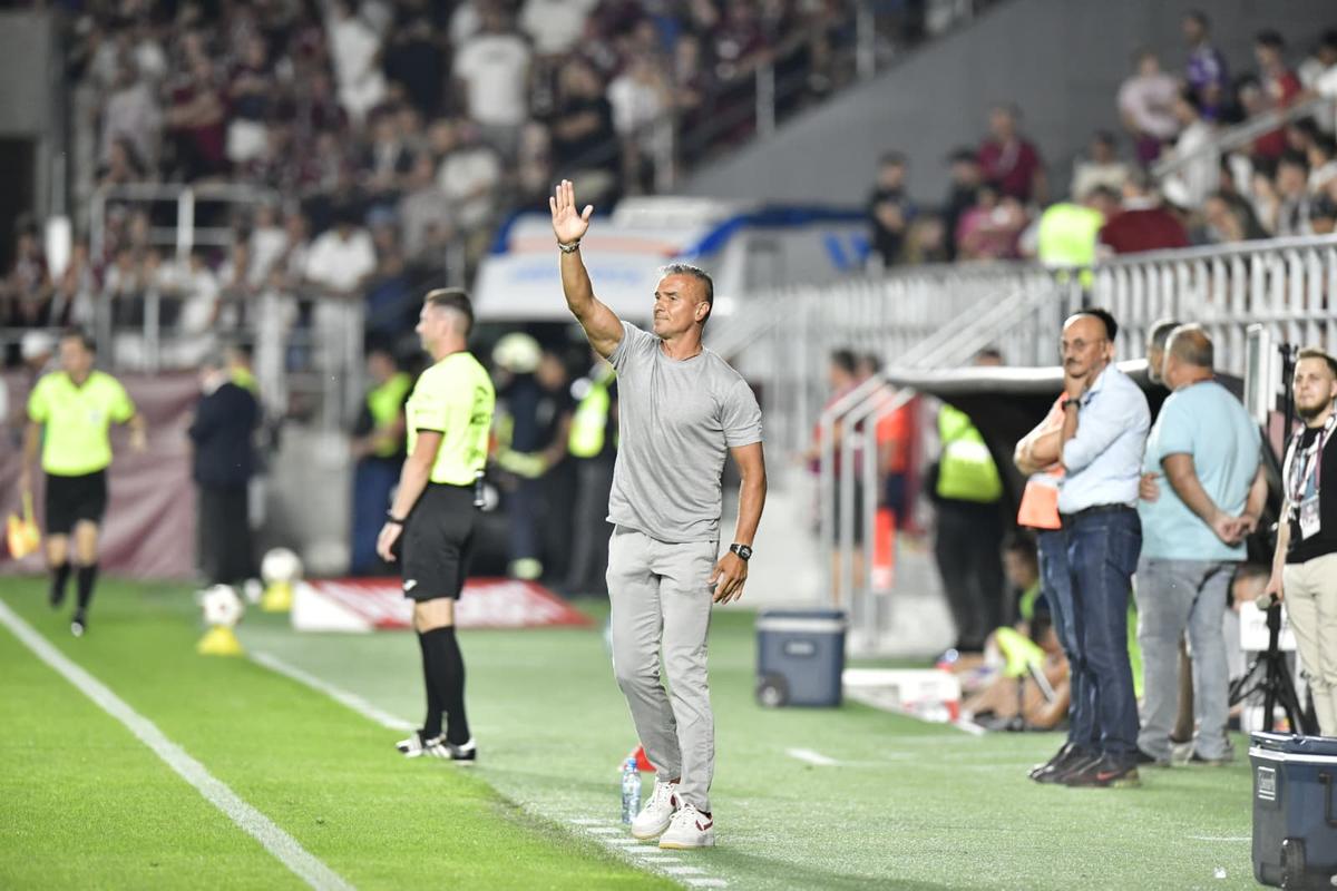Rapid a făcut spectacol cu CFR Cluj și a urcat pe primul loc în Superliga » Dobre și Moruțan, cei mai buni jucători în derby