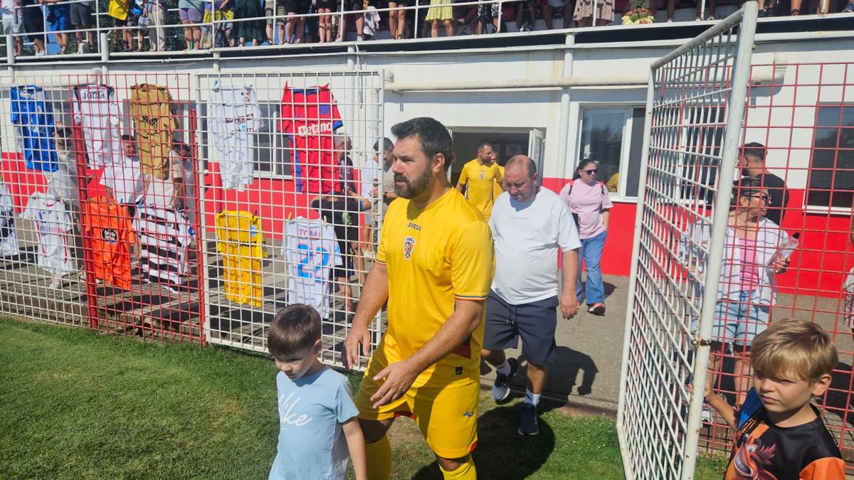 Ca în vremurile bune! Gigel Bucur, Cernat, Niculae și Gardoș au pus osul la treabă la 30 de grade! Sebastian Colțescu, primul meci la old-boys