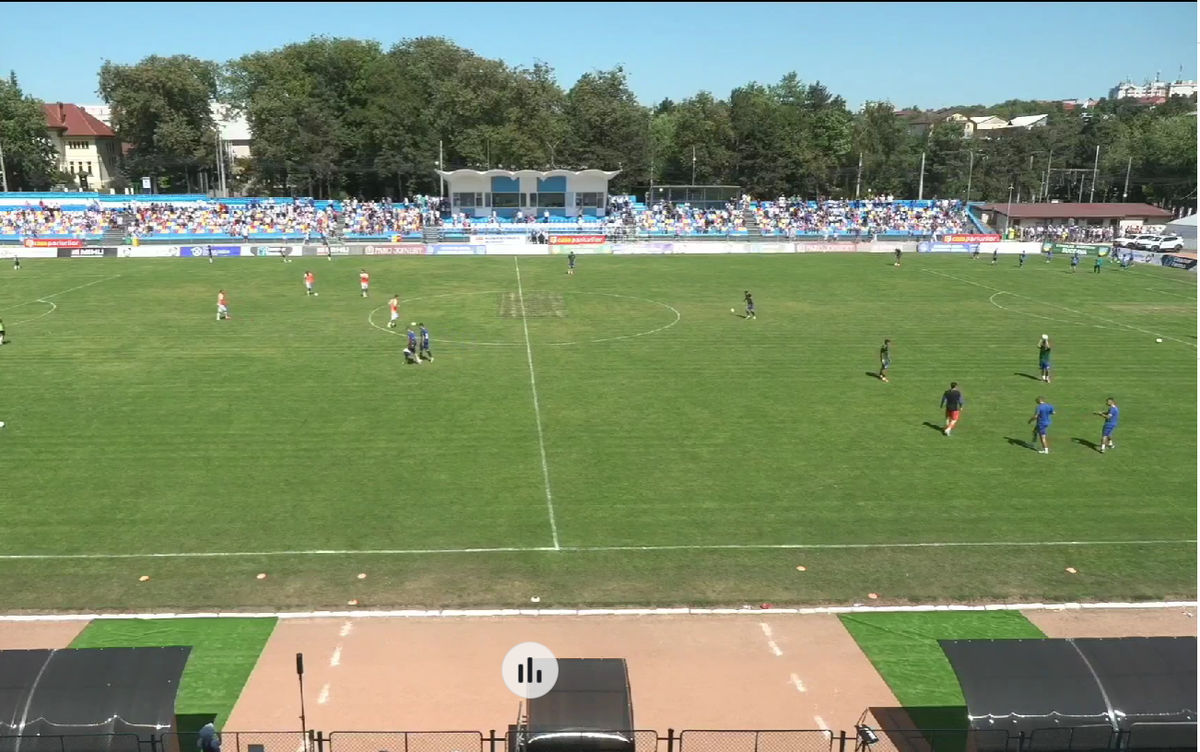 Au cosmetizat stadionul pentru Liga 2 » 3500 de spectatori s-au prezentat la primul meci