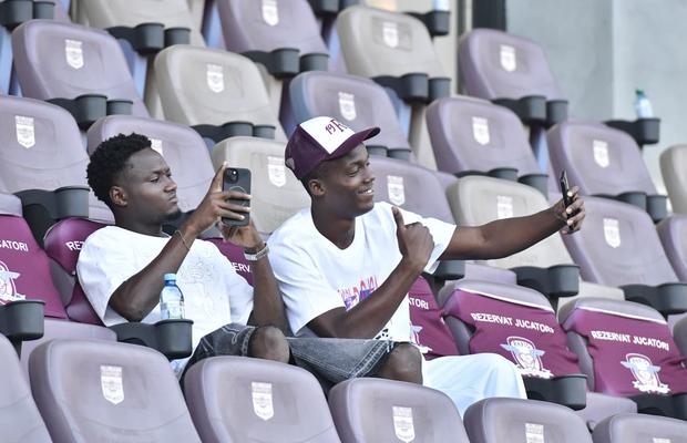 Noile transferuri ale Rapidului au sosit la București » Jucătorii au fost surprinși în Giulești, la derby-ul cu CFR Cluj