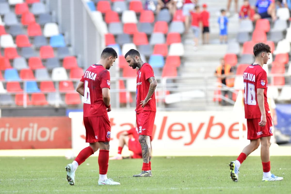 Daniel Oprița se gândește să plece de la Steaua: „Mă scuipă și mă înjură...”