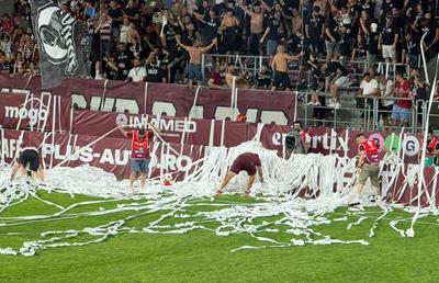 Fanii Rapidului au întârziat meciul cu CFR Cluj cu 6 minute » Imagini spectaculoase în Giulești