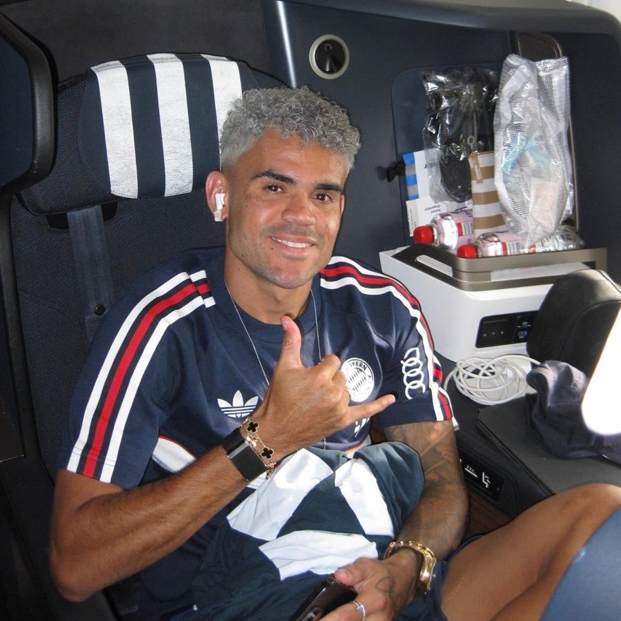 Luis Diaz, într-o nouă prezentare / Foto: FC Bayern Fanii abia l-au recunoscut pe Luis Diaz » Cum arată atacantul columbian după Cupa Mondială
