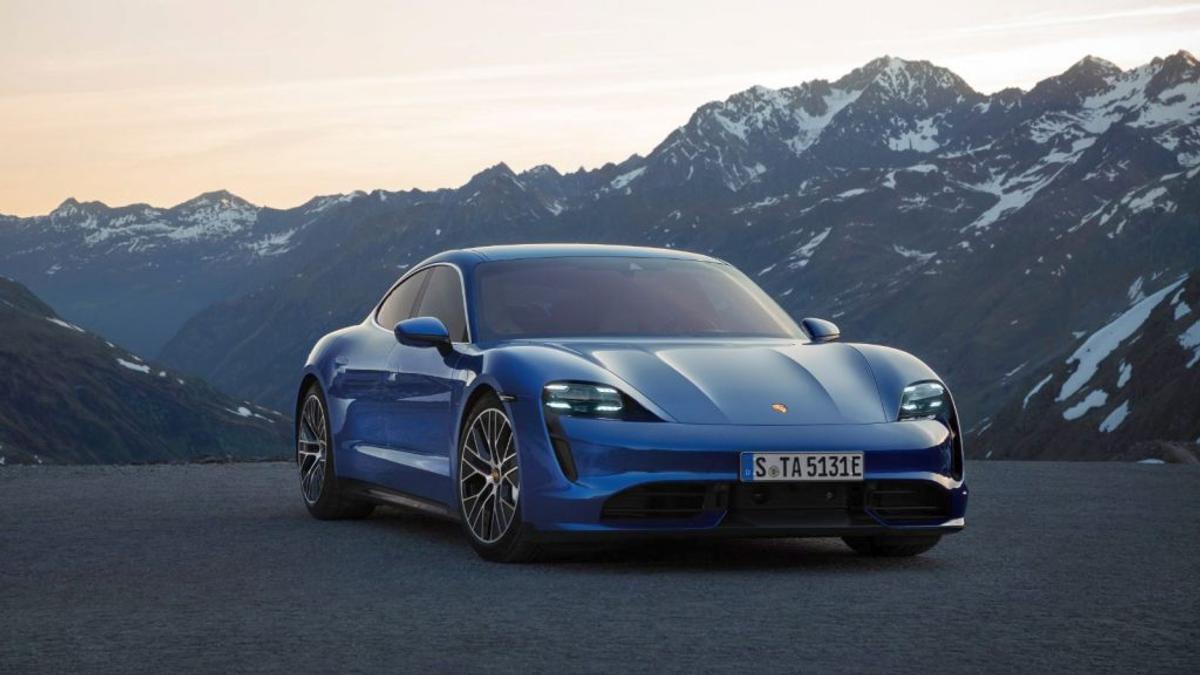 Halep - Porsche Taycan