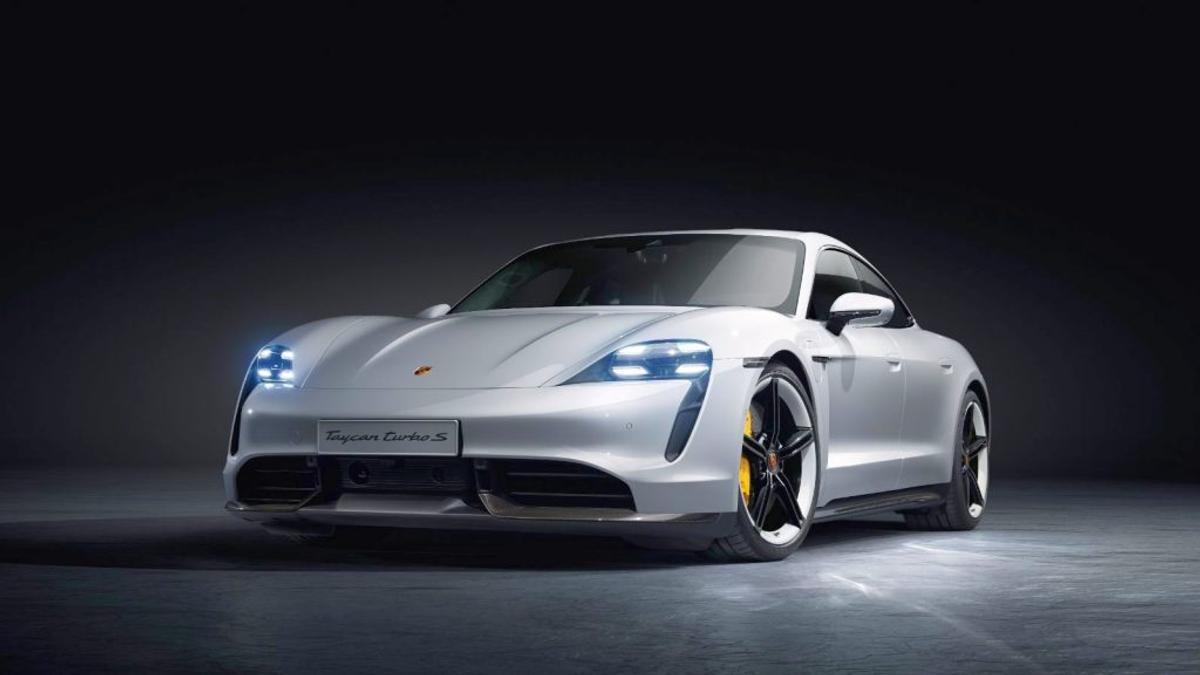 Halep - Porsche Taycan