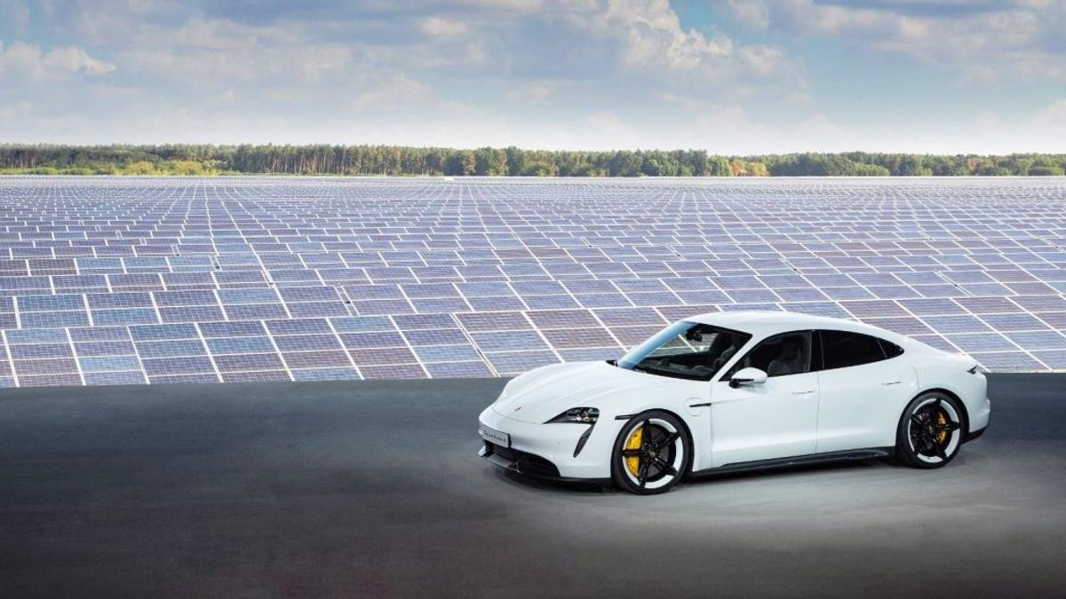 GALERIE FOTO Simona Halep și-a luat cea mai scumpă mașină electrică din lume