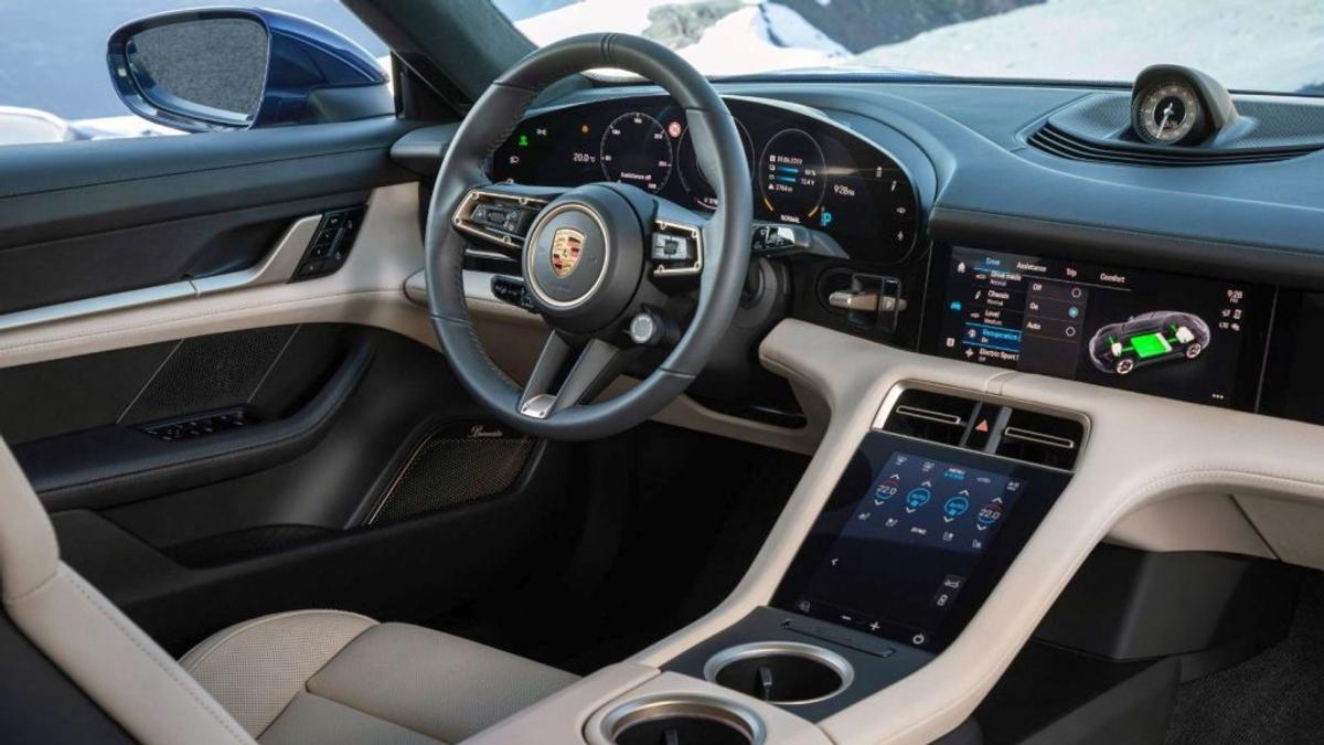 GALERIE FOTO Simona Halep și-a luat cea mai scumpă mașină electrică din lume