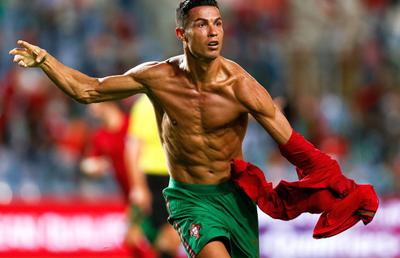 Seară incredibilă în preliminariile CM » Ronaldo, definitiv în istorie! Radunovic, gol decisiv în Turcia + Drona unui copil a întârziat meciul Moldovei. Rezultatele și clasamentele