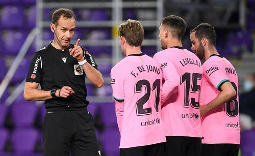 Miralem Pjanic (31 de ani, mijlocaș central) e foarte aproape să ajungă la un acord cu Beșiktaș, Turcia. Bosniacul nu s-a acomodat la Barcelona, club pentru care evoluează din vara anului trecut.
