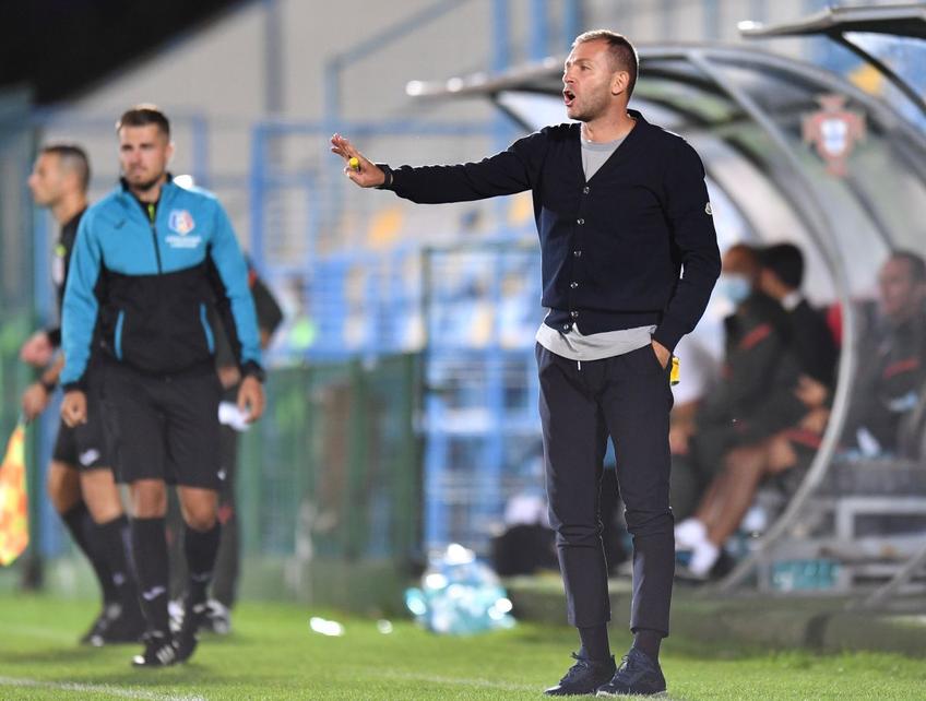 La primul meci din istorie, România U20 a învins Portugalia U20, 2-1. A fost primul meci pentru această selecționată și pentru Bogdan Lobonț (43 de ani) pe banca „tricolorilor”.
