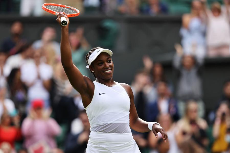 Sloane Stephens O campioană de Grand Slam, calificată în turul 3 la US Open, se ia de Tsitsipas: „Ați încercat vreodată să schimbați sutienul ud în 3 minute? Tu ce faci atât de mult?”