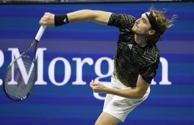 O campioană de Grand Slam, calificată în turul 3 la US Open, se ia de Tsitsipas: „Ați încercat vreodată să schimbați sutienul ud în 3 minute? Tu ce faci atât de mult?”