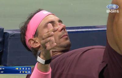 Cu nasul tăiat, Rafa Nadal s-a calificat în turul 3 la US Open » „Accidentat” de propria rachetă!