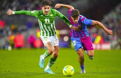 Barcelona a transferat doi fundași spanioli în ultima zi de mercato: „După 11 ani, va purta din nou tricoul blaugrana”
